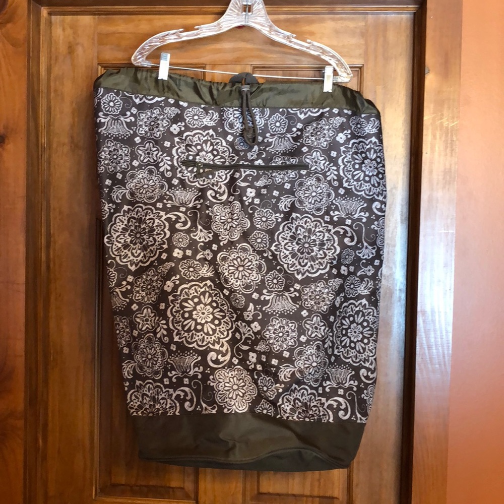 Thirty-One Floral Patterned Bag in Olive and White